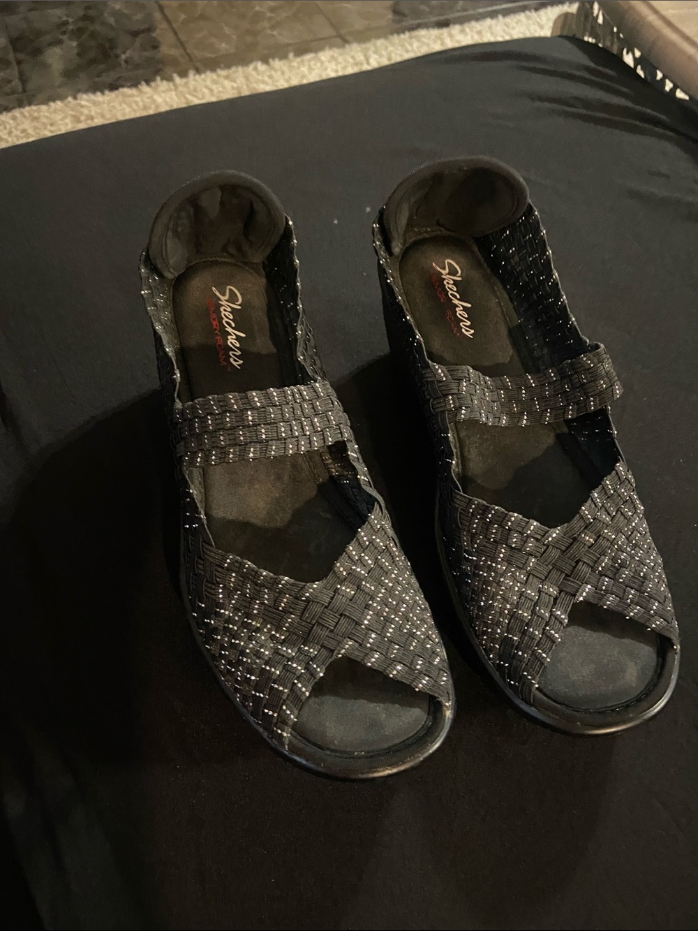 Skechers Women’s Black Woven Peep-Toe Stretch Sandals